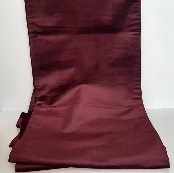 TAHARI 16 x 90 Eggplant Table Runner - Picture 8 of 16